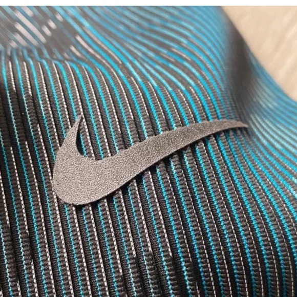 Nike Black and Teal Running Set Medium - Picture 7 of 9